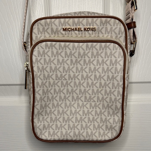 NWT Michael Kors Jet Set Travel Vanilla Crossbody Bag - Picture 4 of 9